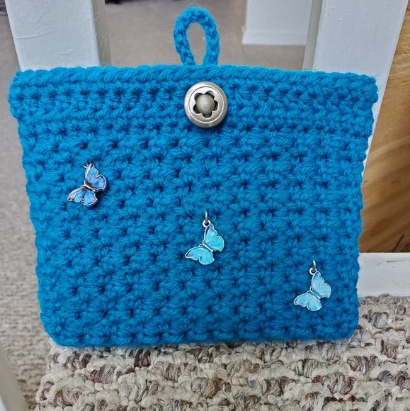 SOLD🛍Bright Blue Butterfly Crocheted Bag - Picture 10 of 10